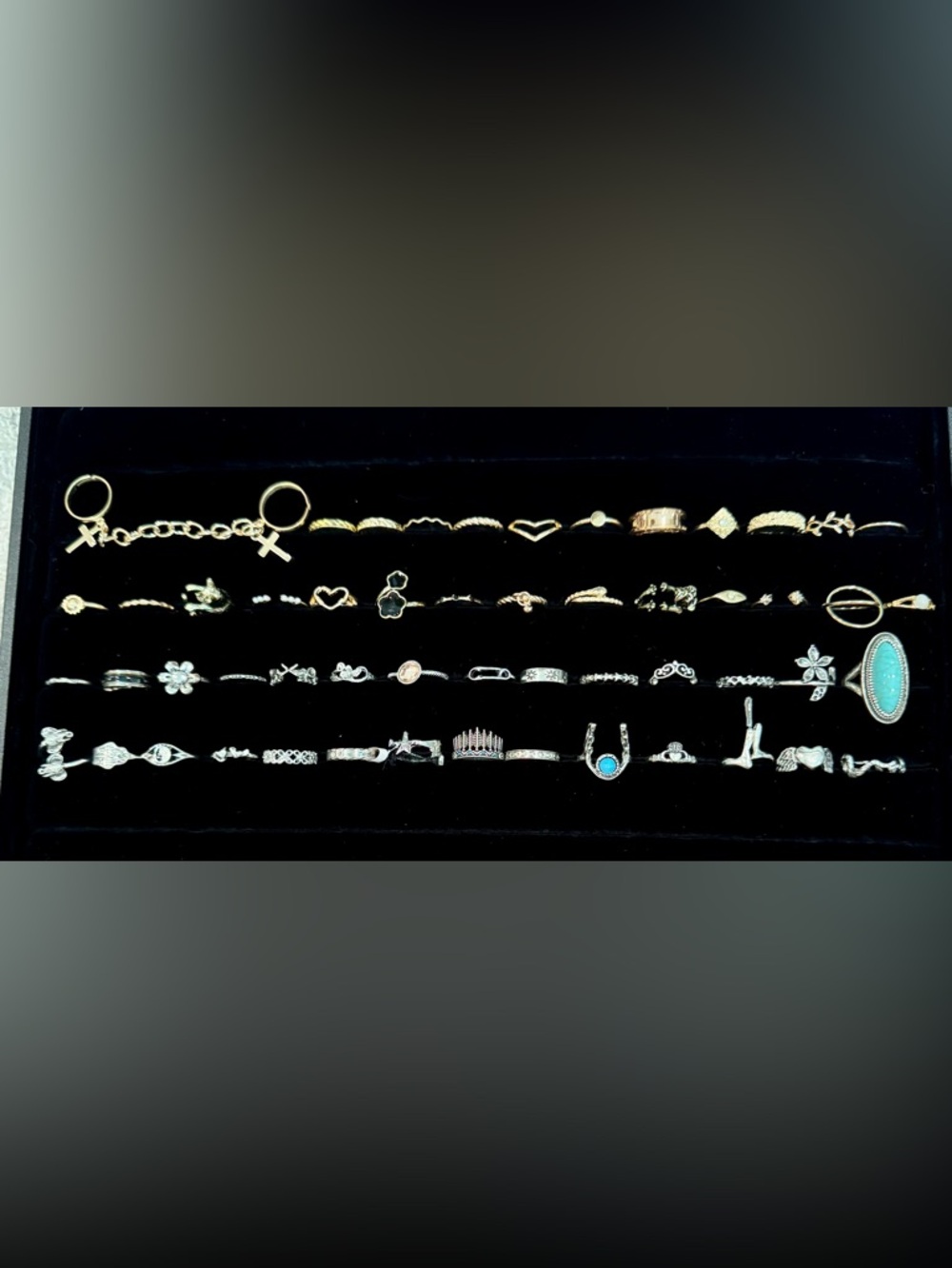 50 Fashion Rings 💍 Mystery Lot | Gold & Silver Tone | Reseller Bundle | $29 WOW - Picture 6 of 16